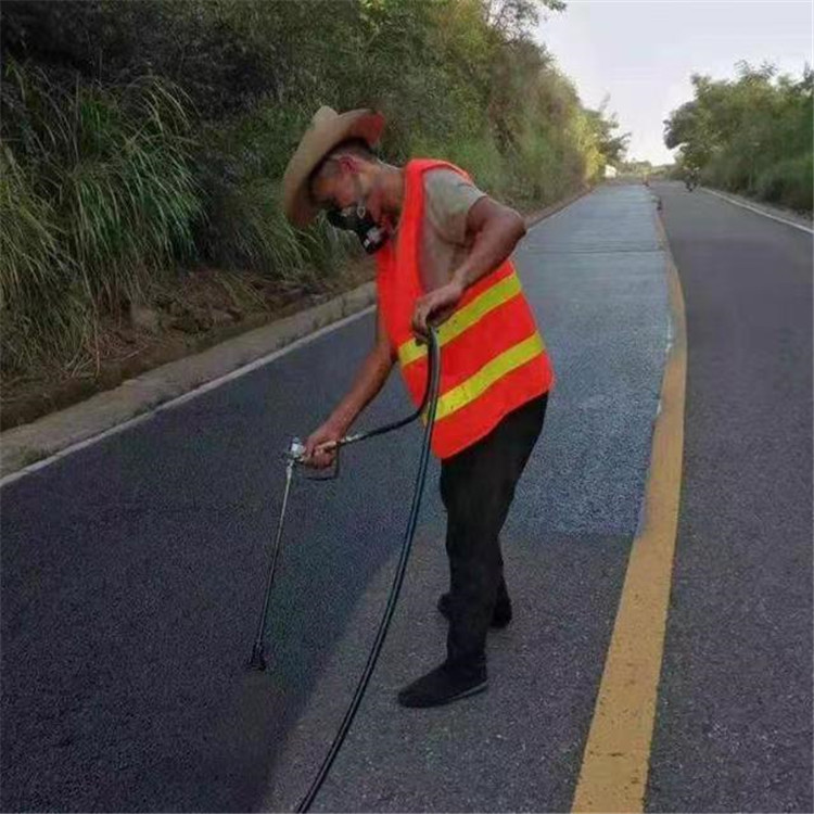 迪庆 彩色防滑路面的底涂是保障路面附着力